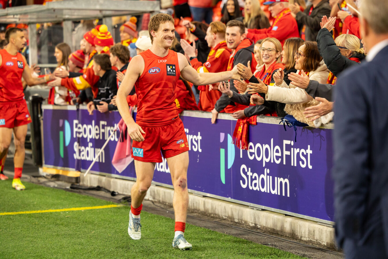 R6 8880 2025 775 sd2 gold coast suns vs collingwood rd18 novasoma photography